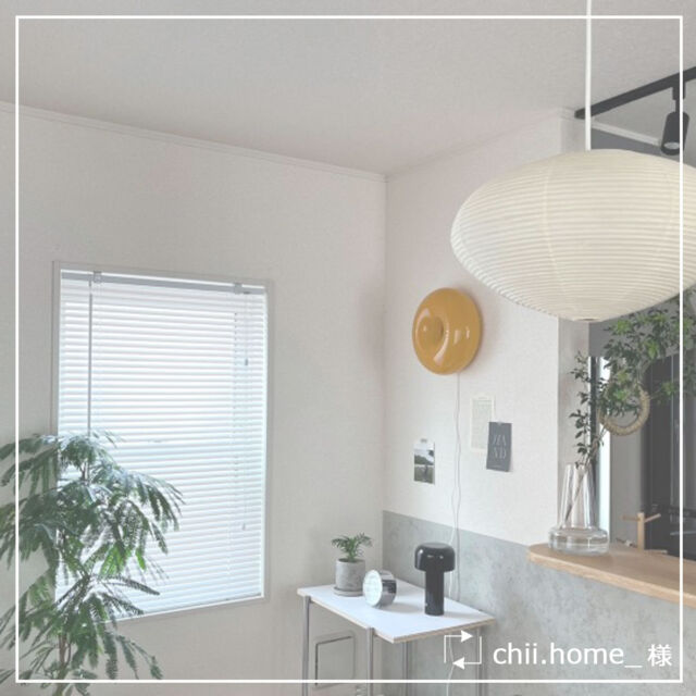 ☀️自然光が心地いい、わたしの部屋。

#イージーブラインド を取り入れてくださったお客様のお部屋をご紹介します✨
やさしい光を反射して、空間がナチュラルにまとまる。

✔ 手頃な価格で賢く模様替え
✔ 6色展開＋木目調デザインもあり
✔ カーテンレール対応だから賃貸OK

「ちょうどいい」が叶うブラインド。
あなたも、#イージーブラインド でお気に入りの空間づくりを楽しんでみませんか？

#インテリア好きと繋がりたい #ブラインドインテリア #新生活準備 #おしゃれ部屋作り #賃貸暮らし #ナチュラルインテリア